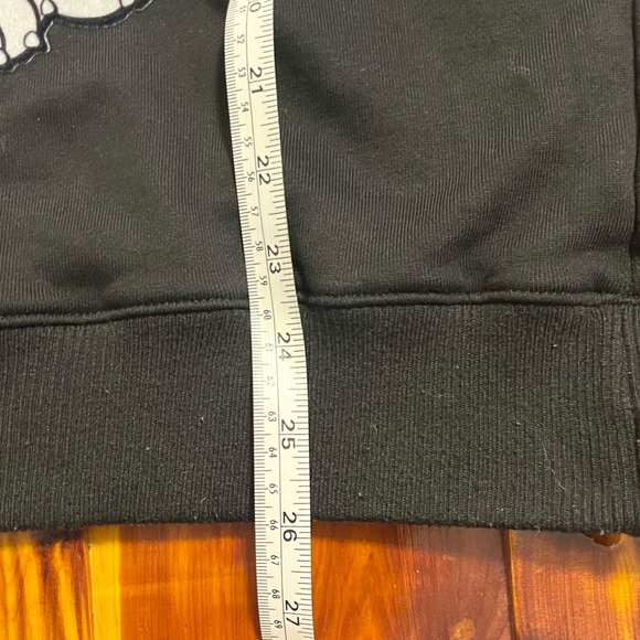 Tom & Jerry Fleece Lined Unisex Sweatshirt with Side Arm Patches Size Medium - Picture 11 of 14